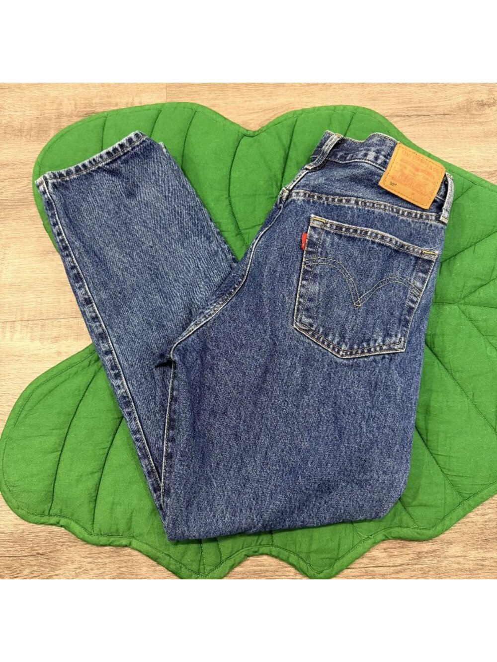 Levis 501 Original Fit Button-Fly Jeans Mens 30 x 28 Medium Wash Denim Retro